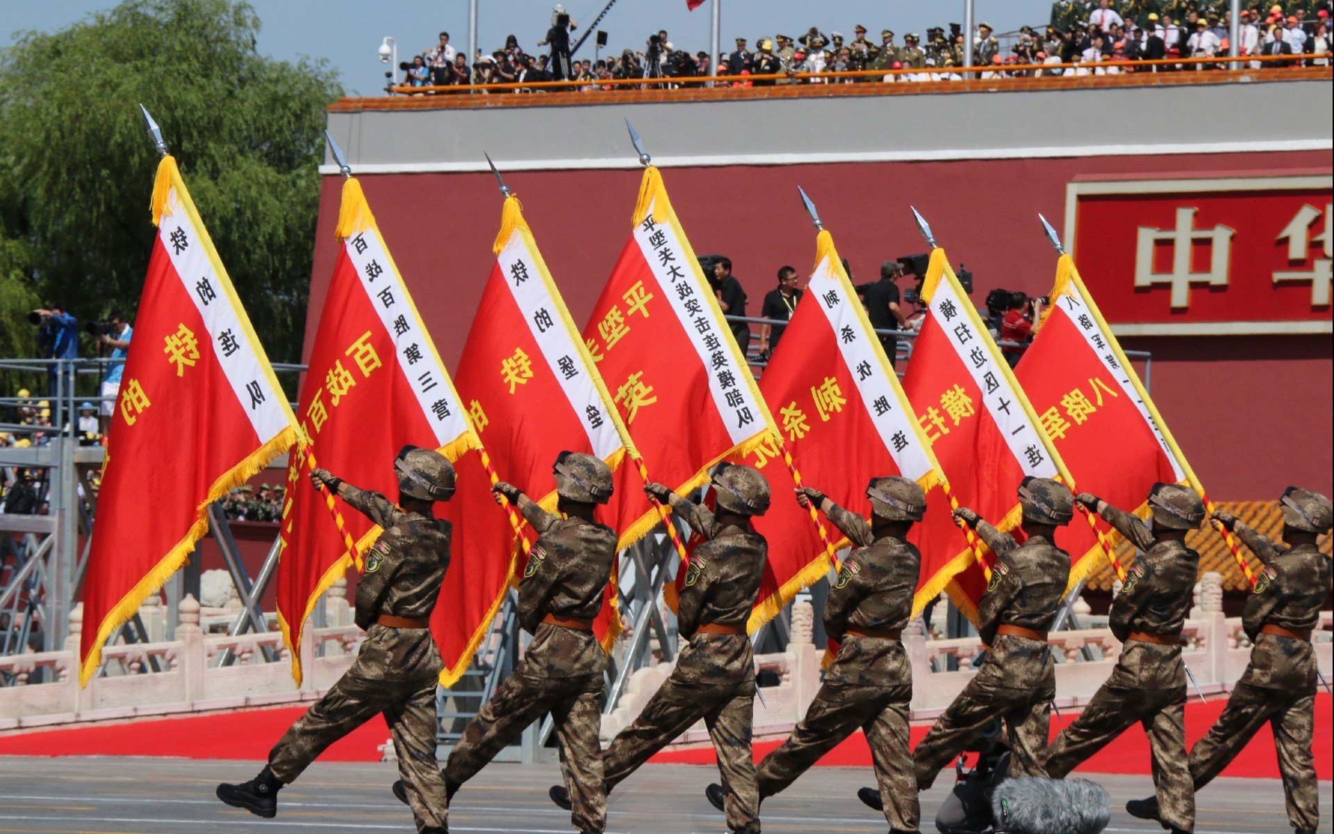 利刃与獠牙,威尔士团队之刃与苏亚雷斯的致命獠牙